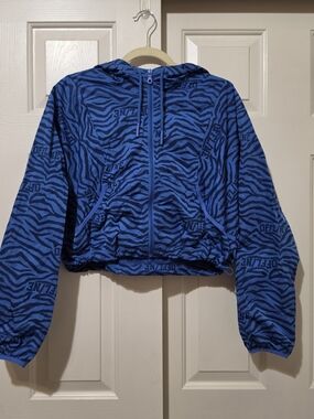 0ffline By aerie Blue Zebra-Print Hooded Cropped Zip Windbreaker Sz S Athleisure